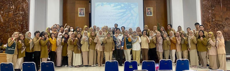Yohan Arman with Dr. Susan Gracia Arpan (head of the National Quality Control Laboratory of Drug and Food, P3OMN), Ugih Sri Rahayu and the P3OMN team in Indonesia